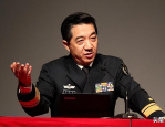张召忠：中国最能忽悠的军事专家，为何却备受万人追捧？