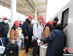 广西今年首趟免费返岗专列开行 600余名务工人员赴粤