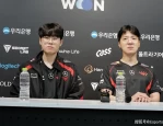 LCK 夏季赛常规赛收官，T1 以 2-0 击败 FOX，监督 kkoma 与上单 Zeus 谈季后赛展望