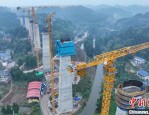 成渝中线高铁田柳湾特大桥 21 号主墩顺利封顶，为后续施工打下坚实基础