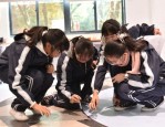 上理工附中指尖大工程课堂：用吸管、牙签、纸杯制作小船，培养高中生工程素养