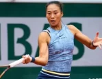 巴黎奥运会网球女子单打：郑钦文逆转战胜美国选手艾玛·纳瓦罗挺进八强