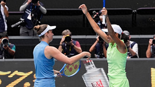 郑洁澳网四强晋级之路__感谢老搭档的话