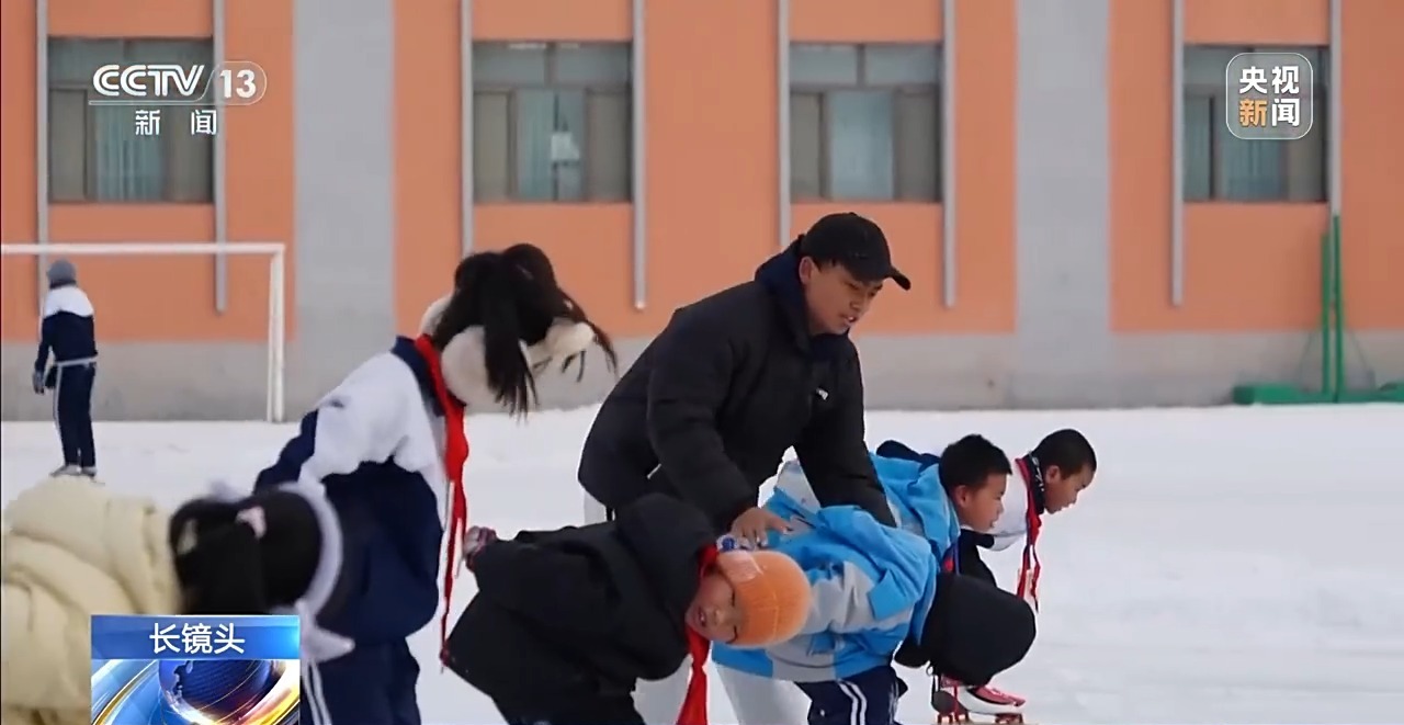 滑冰冠军_滑冰运动员冠军_