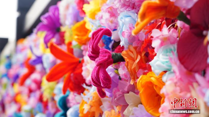 志愿者送新春祝福__新春走基层志愿者