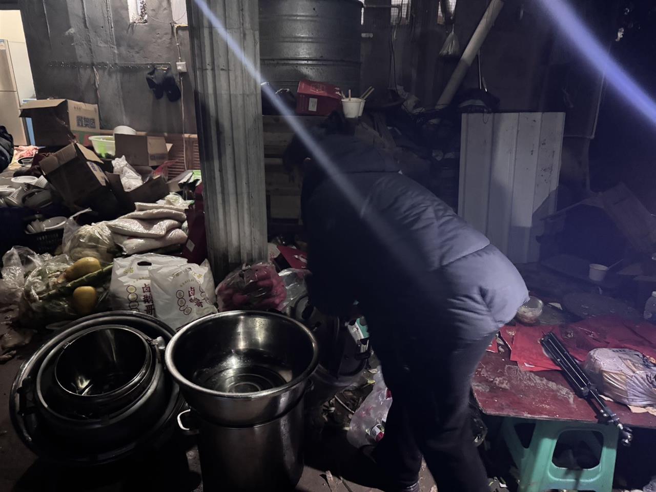 对话“摇人按猪”走红的女孩呆呆:我捅了个很大的娄子,被大家喜欢感到受宠若惊_对话“摇人按猪”走红的女孩呆呆:我捅了个很大的娄子,被大家喜欢感到受宠若惊_