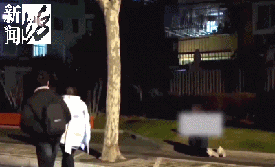 _零度的上海夜晚，女孩街头跪地行走，母亲竟在一旁监督……多方已介入_零度的上海夜晚，女孩街头跪地行走，母亲竟在一旁监督……多方已介入