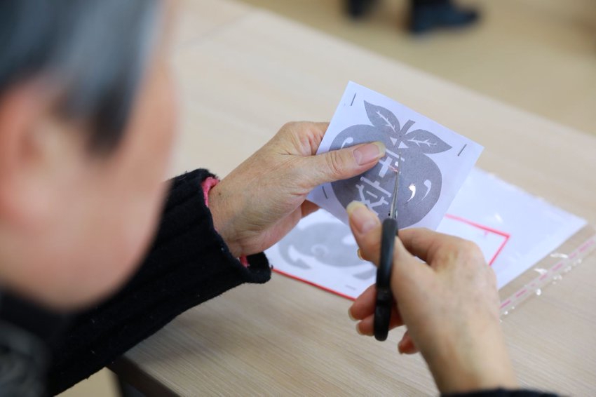 一年3万小时接力，守护1300名高龄长者……颛桥活跃着一批“小老人”志愿者_一年3万小时接力，守护1300名高龄长者……颛桥活跃着一批“小老人”志愿者_