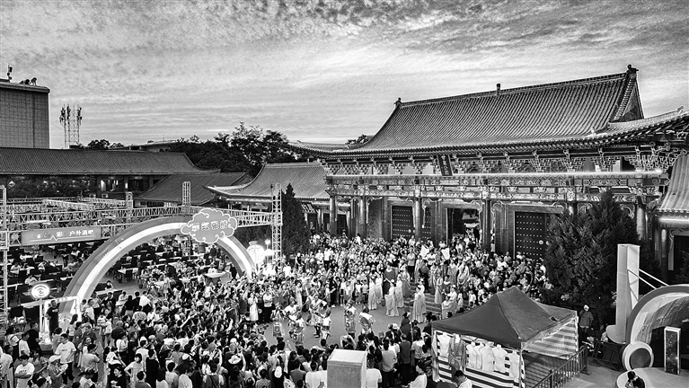 甘肃的万象洞在哪里_甘肃万象洞景区_