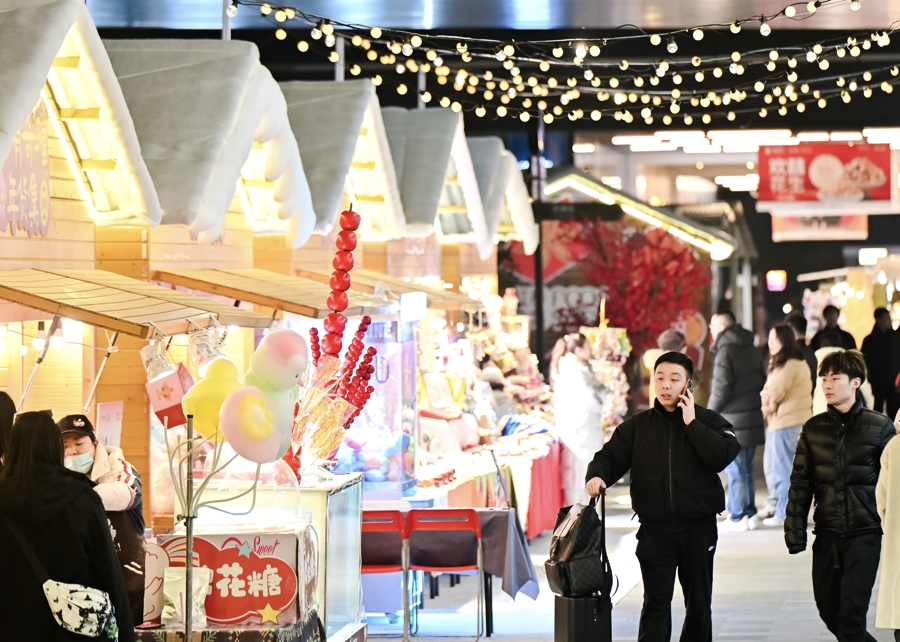 虹桥新天地化身春运路上的温暖驿站，为匆匆旅途增添惊喜与年味__虹桥新天地化身春运路上的温暖驿站，为匆匆旅途增添惊喜与年味