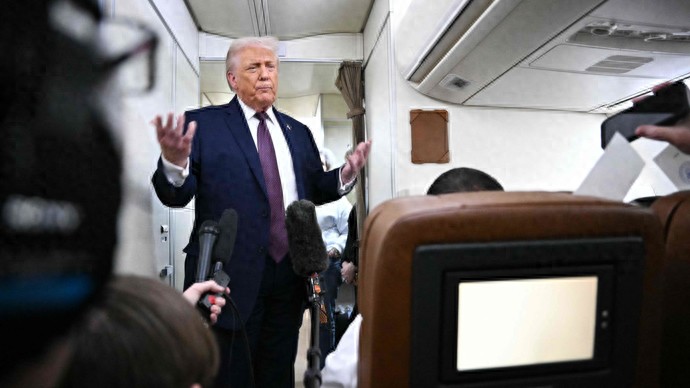 特朗普退约__特朗普发言被拉走