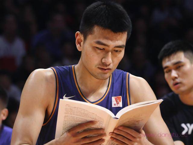 姚明当年怎么学英语的,姚明是怎么学英语的